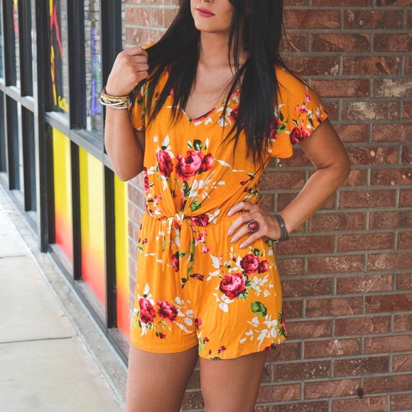 NWT Floral Romper - Picture 1 of 1